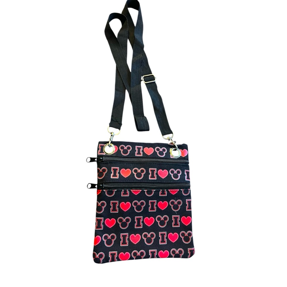 Disney I Heart Mickey Mouse Passport Crossbody Bag Pouch Black Red Zipper NWOT